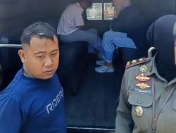Pasangan Muda-mudi yang Diduga Mesum Dalam Mobil di Halaman Masjid Quba Digerebek Warga
