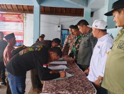 Perhutani Tandatangani PKS Agroforestry Jagung dengan LMDH Renggaanis Disaksikan Muspika Besuki