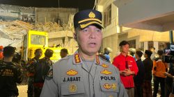 Polda Jatim Bantu Evakuasi Korban Runtuhnya Bangunan Pesantren di Sidoarjo