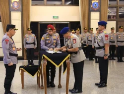 Kapolri Pimpin Sertijab Kabaintelkam dan Dankor Brimob Polri