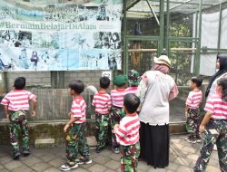 Eduwisata, TK Kartika IV-20 Ponorogo Kunjungi Penangkaran Burung Merak