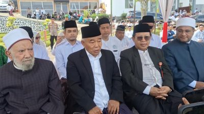 Ribuan Santriwan dan Santriwati Pondok Pesantren Amanatul Ummah Pacet Mengikuti Upacara HSN Tahun 2025