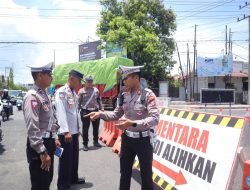 Menghindari Kemacetan dan Potensi Kecelakaan, Jalan Pantura WR Supratman Situbondo Ditutup Sementara