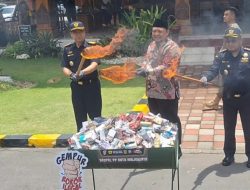 Bea Cukai Sidaorjo dan Pemkot Mojokerto Bersinergi Bersama PT. PRIA Musnahkan Jutaan Batang Rokok Ilegal