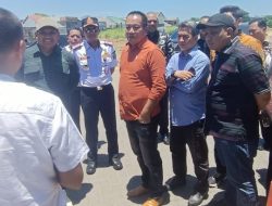 Komisi C dan A DPRD Sidoarjo Sidak Tembok Pembatas Mutiara Regency – Mutiara City