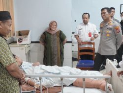 Kapolresta Sidoarjo Jenguk Santri yang Masih Dalam Perawatan