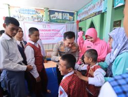 Sambut HKGB ke-73, Bhayangkari Bojonegoro Gelar Bakti Sosial di SLB Putra Harapan