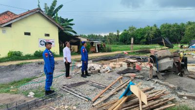Sinergi Polairud Polda Jatim Bersama Polairud Polres Sumenep Tingkatkan Pengecekan Program Asta Cita di Kampung Nelayan Merah Putih