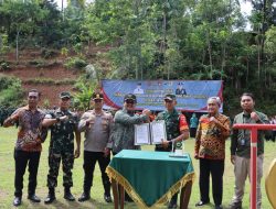 Sinergi TNI–Polri dan Pemkab Wonogiri Sukses Tutup TMMD Sengkuyung Tahap IV Tahun 2025 di Karangtengah