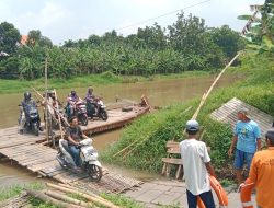Antisipasi Cuaca Ekstrem, Kapolsek Balongbendo Cek Keamanan Penyebaran Tambangan Perahu
