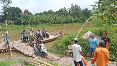 Antisipasi Cuaca Ekstrem, Kapolsek Balongbendo Cek Keamanan Penyebaran Tambangan Perahu