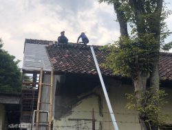 Abaikan APD, Proyek Pembangunan Rehabilitasi Gedung SMAN 1 Purwantoro Diduga Langgar K3