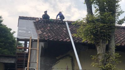 Abaikan APD, Proyek Pembangunan Rehabilitasi Gedung SMAN 1 Purwantoro Diduga Langgar K3