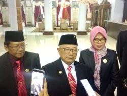 Ketua DPRD Kabupaten Blitar Hadiri Pelantikan 8 Pejabat Pimpinan Tinggi Pratama di Lingkungan Pemkab Blitar