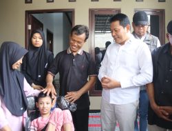 Pemkab Sidoarjo Berikan Bantuan Kursi Roda untuk Mishelly, Wujud Kepedulian terhadap Warga yang Membutuhkan