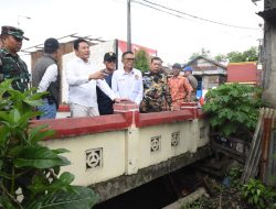 Bupati Sidoarjo Sidak Proyek Betonisasi di Waru: Temukan Deviasi, Soroti Kualitas dan Tekankan Pengawasan Ketat
