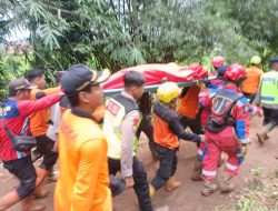 Tak Kenal Lelah, Tim DVI Polda Jateng dan Polresta Cilacap Identifikasi 8 Jenazah Korban Longsor Majenang