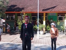 SDN Jubung 01 Menggelar Upacara Bendera Memperingati Hari Guru Nasional Bertema Baju Adat