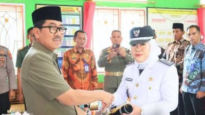 Lienni Villiasari Dilantik sebagai Pj Kepala Desa Kota Negara, Bupati Tekankan Pelayanan Cepat dan Akurat