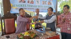 Dinas PMD Provinsi Jatim Bersama Profesor Maftuch Meresmikan Bengkel Ternak Desa Gunungsari