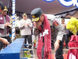 Wakapolri Bersama Perwakilan Akpol ’90 Dhira Brata Resmikan Sumur Bor dan Serahkan Bantuan untuk Pengungsi Lewotobi di Huntara II Konga