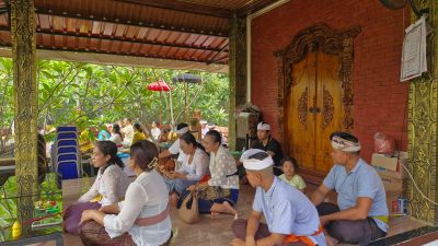 Polresta Sidoarjo Gelar Ibadah Hari Raya Kuningan di Pura Kertha Bumi Bhayangkara