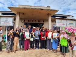 Desa Hujan Mas Salurkan Bantuan Pangan kepada 137 KPM