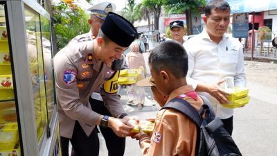 Polsek Taman Gelar Jumat Berkah, Wujud Kepedulian Polisi kepada Warga