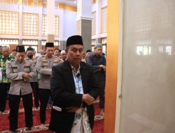 Polres Bojonegoro Gelar Shalat Gaib untuk Korban Banjir dan Longsor di Aceh, Sumut dan Sumbar