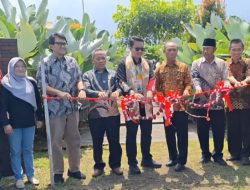 DPMD Provinsi Jatim Bersama DPMD Kabupaten Mojokerto Resmikan Program Desa Berdaya di Desa Penanggungan Trawas