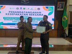 Sinergi Kelembagaan, Perhutani Anugerahkan Penghargaan Kepada Kejari Bondowoso