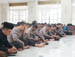 Polresta Sidoarjo Gelar Sholat Ghaib dan Doa Bersama untuk Korban Bencana di Aceh, Sumut dan Sumbar
