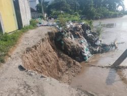 Dua Kali Perbaikan, Tangkis Air Tepi Sungai Bedadung Jebol dan Akses Jalan Putus Total