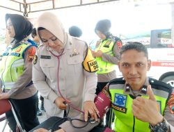 Pastikan Personel Fit, Dokkes Polres Wonogiri Cek Kesehatan Anggota Operasi Lilin Candi 2025
