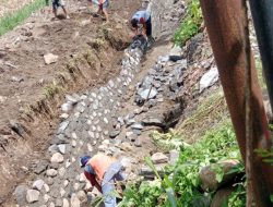 Proyek Tanpa Papan Kegiatan Muncul di Bangunan Irigasi di Kecamatan Kanigoro