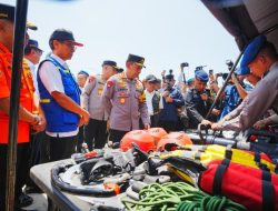 Tinjau Merak, Kapolri Tekankan Pesan Presiden untuk Beri Pelayanan Terbaik dan Mitigasi Bencana