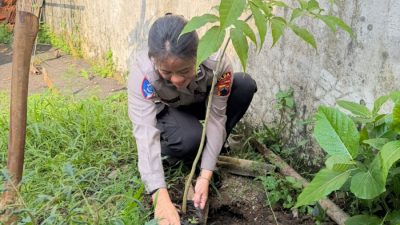 Tanam Kebaikan, 13.579 Bibit Pohon Ditanam Ribuan Polisi yang Naik Pangkat di Jawa Tengah
