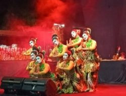 Kesenian Tradisional Sandur dan Campursari serta Wayang Thengul Warnai Malam Tahun Baru Warga Bojonegoro