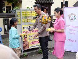 Polsek Taman Bersama Bhayangkari Awali Tahun dengan Aksi Sosial Jumat Berkah