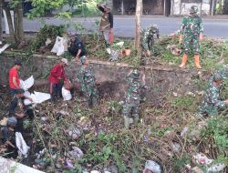 TNI-Polri dan Masyarakat Serta Beberbagai Komunitas di Ponorogo Adakan Pembersihan Lingkungan