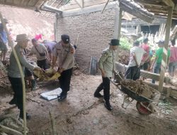 Gerak Cepat Polsek Jatipurno, Polri Presisi Hadir Bantu Warga Terdampak Longsor