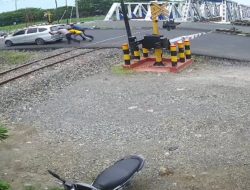 Kesigapan Kabid Humas Polda Jateng, Selamatkan Mobil Mogok dari Perlintasan Kereta Api