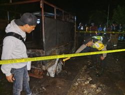 Mobil Pick Up Terbakar di Paranggupito Wonogiri, Diduga Akibat Korsleting Listrik