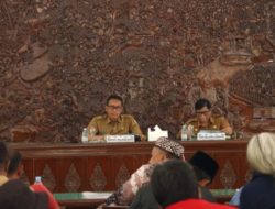 Warga Bojonegoro Sampaikan Aspirasi, Bupati Menanggapi
