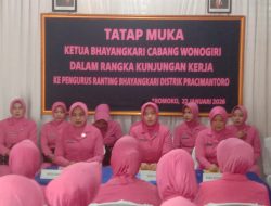Ketua Bhayangkari Cabang Wonogiri Kunjungi Distrik Pracimantoro, Tekankan Soliditas dan Tertib Administrasi