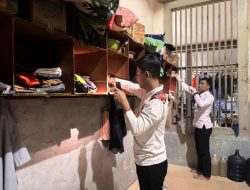 Lapas Sidoarjo Gelar Razia Kamar Hunian dan Tes Urine Warga Binaan, Wujudkan Lingkungan Bersih dari Halinar