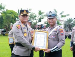 Kapolres Jombang Berikan Penghargaan kepada 15 Personel Berprestasi