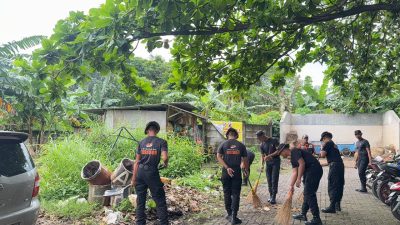 Ratusan Personel Brimob Polda Jateng Serentak Korvey Massal Bersihkan Waduk dan Pasar