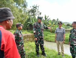 Dandim Ponorogo Dampingi Danrem 081/Dsj Tinjau Lokasi Rencana Pembangunan Jembatan Perintis Garuda dan Sasaran Renovasi Gedung Panti Asuhan