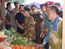 Inspeksi Mendadak Jelang Lebaran, Wakil Bupati Lampung Utara Pastikan Stok Kebutuhan Masyarakat Aman